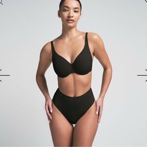 SKIMS Onyx Black Underwire Bra